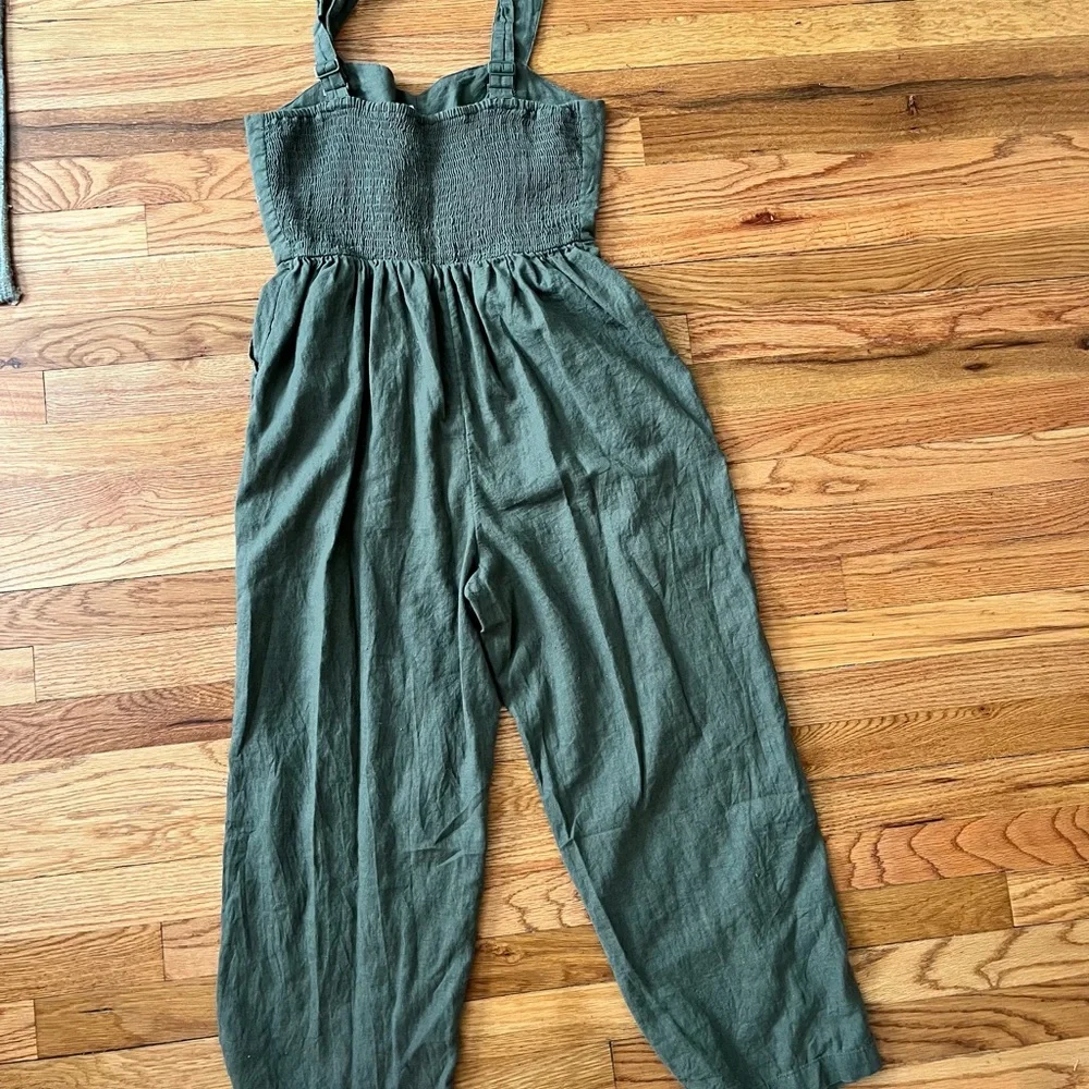 Old Navy Green Utility Jumpsuit with Adjustable Straps - Picture 7 of 8